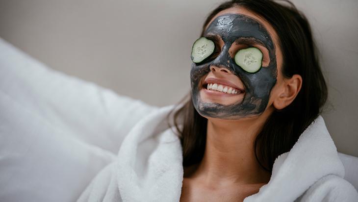 Işıl ışıl bir cilt için doğal tarif! Evde sadece 3 malzemeyle basit maske